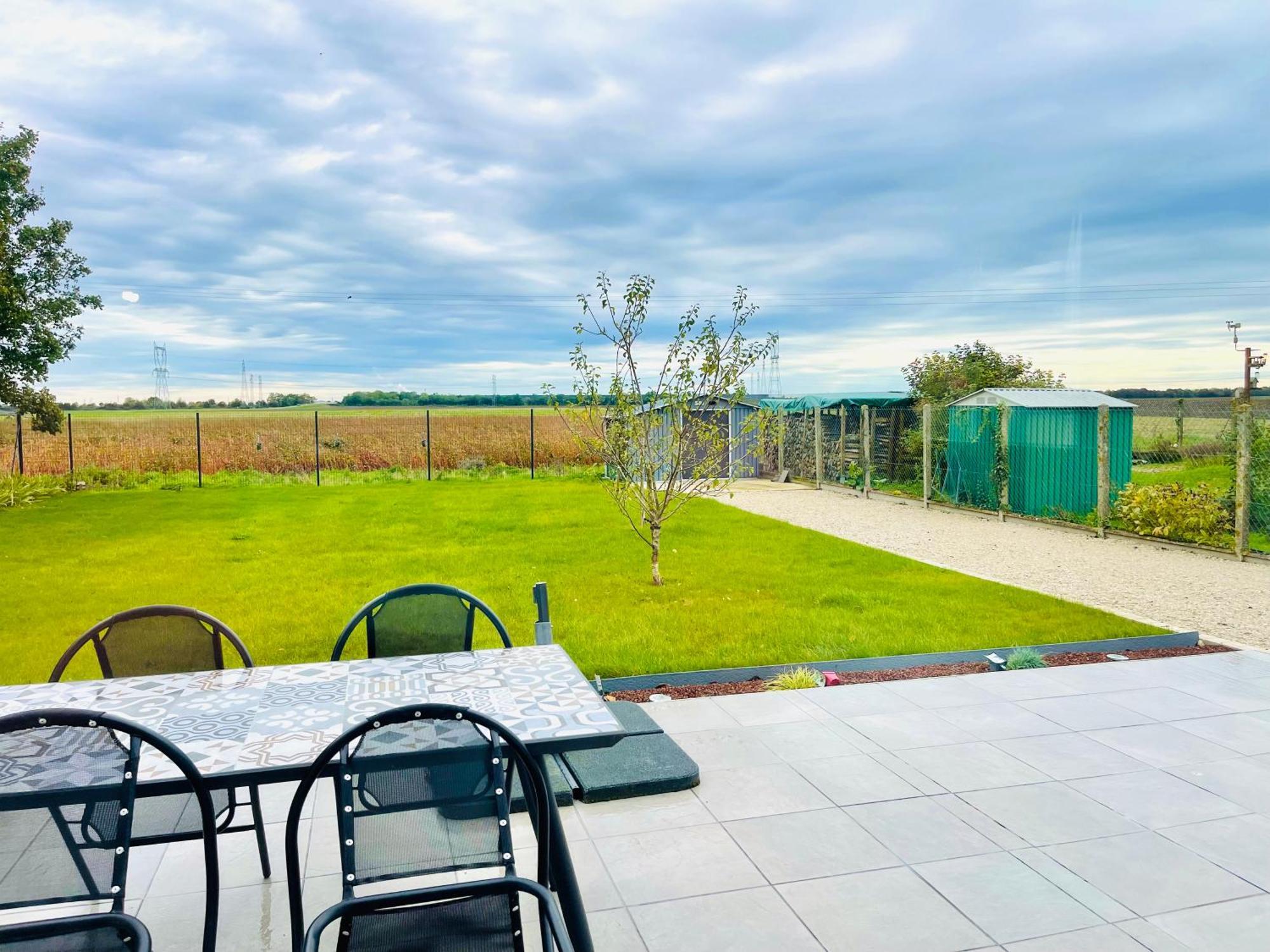 Petite Maison Au Calme Poupry Esterno foto