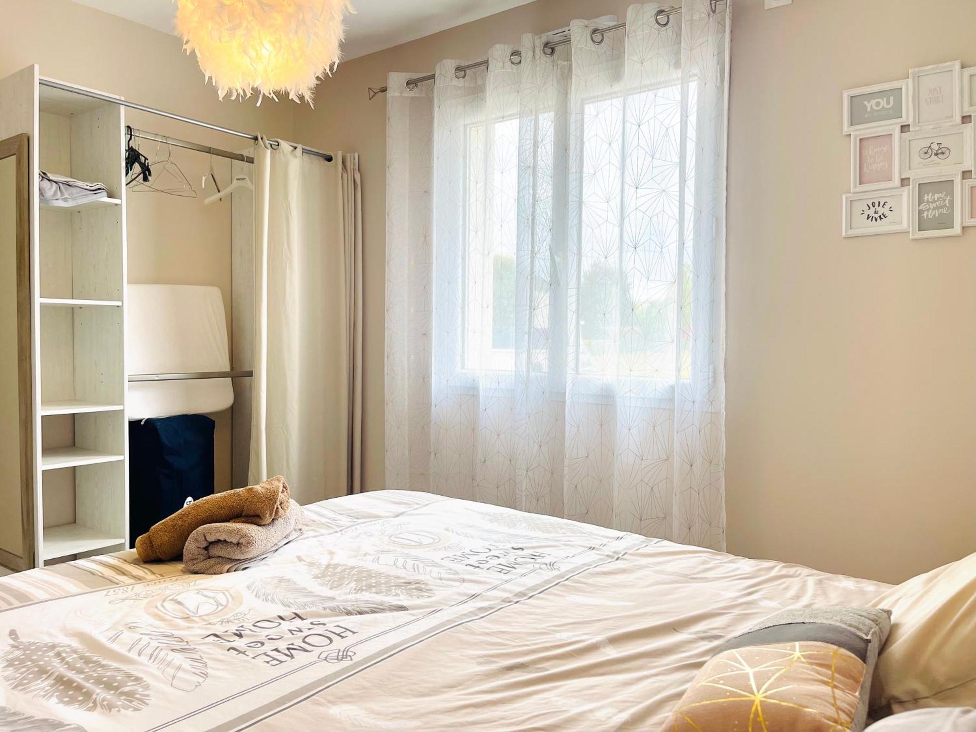 Petite Maison Au Calme Poupry Esterno foto